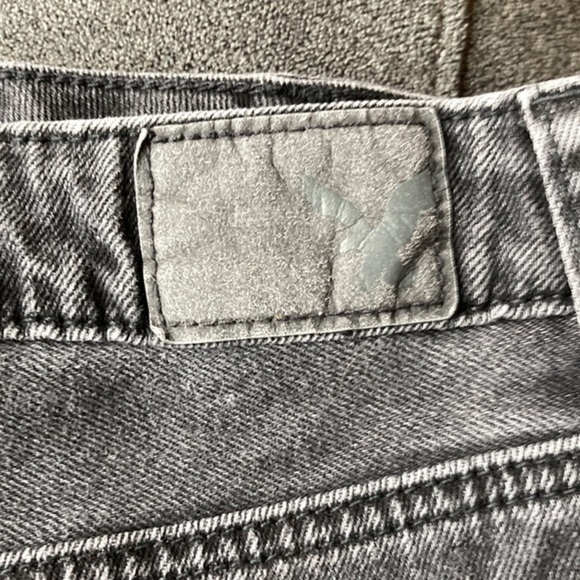 American Eagle Black Denim Mini Skirt distressed destroyed Button Fly Size 8 - Picture 4 of 7